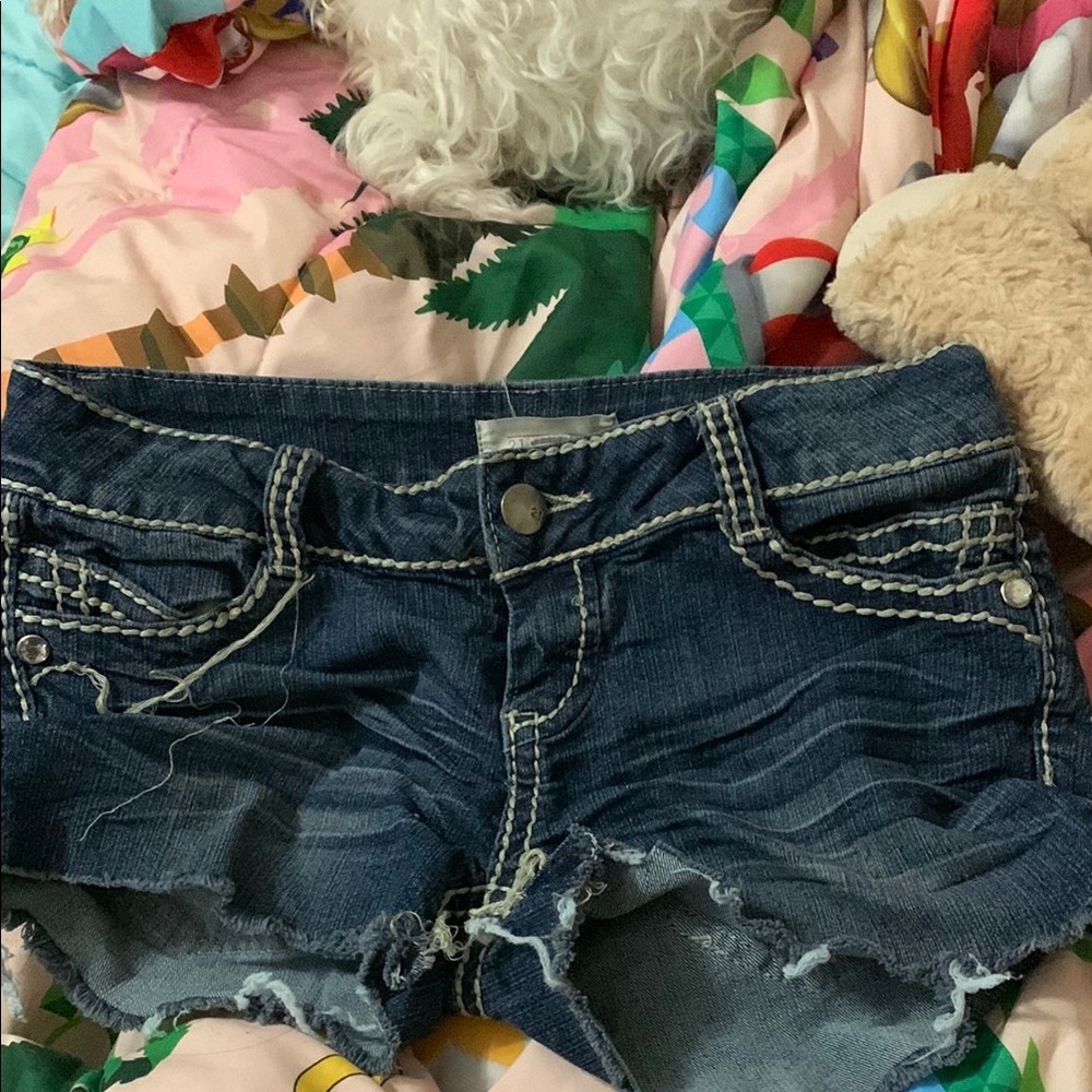 Stylish Denim Shorts with Contrast Stitching